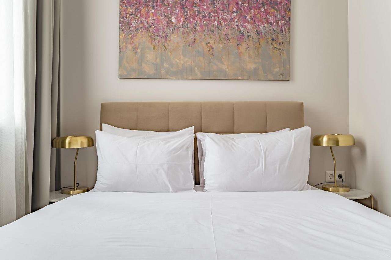 Grand Crown Aparthotel Вилнюс Екстериор снимка