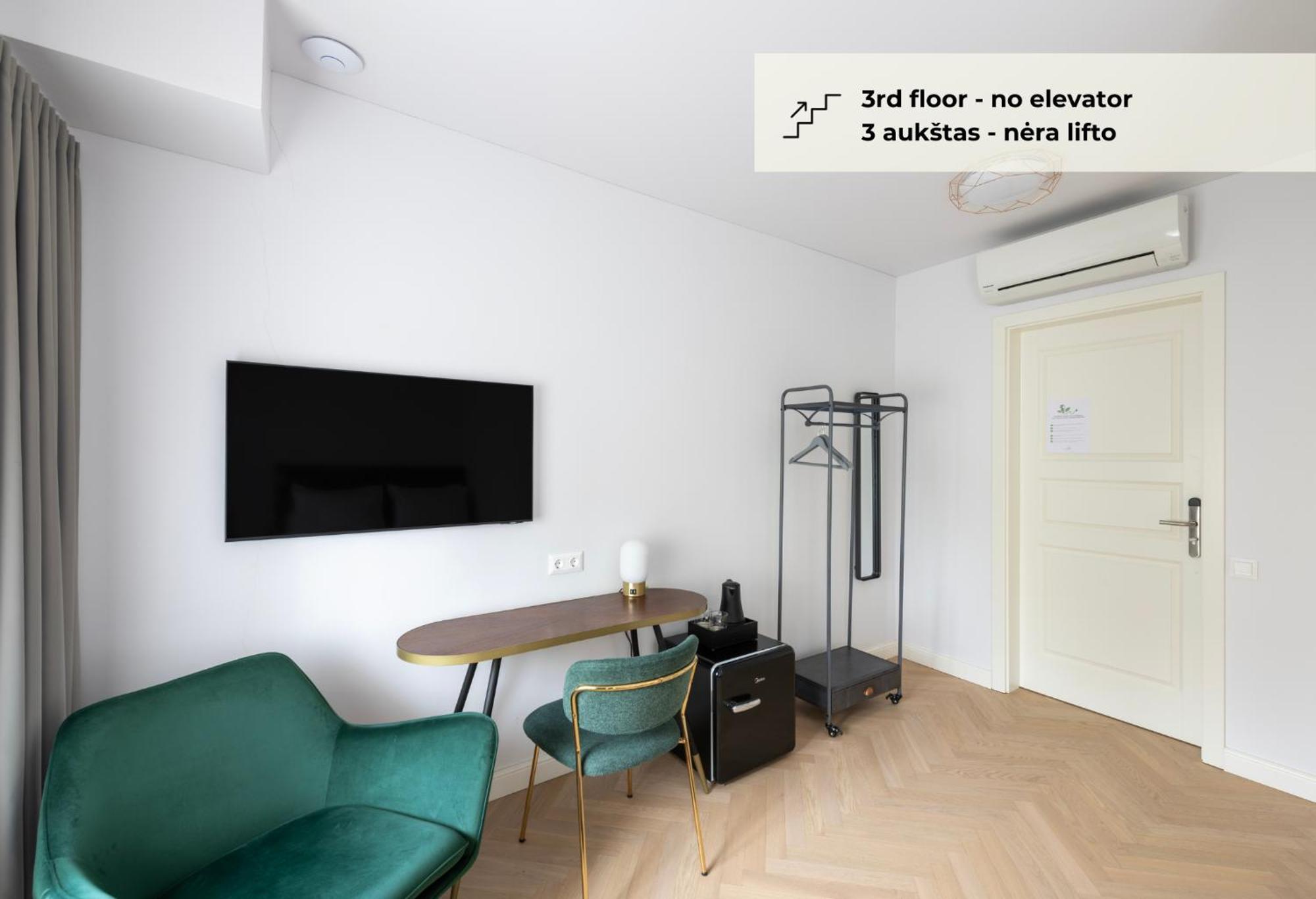 Grand Crown Aparthotel Вилнюс Екстериор снимка