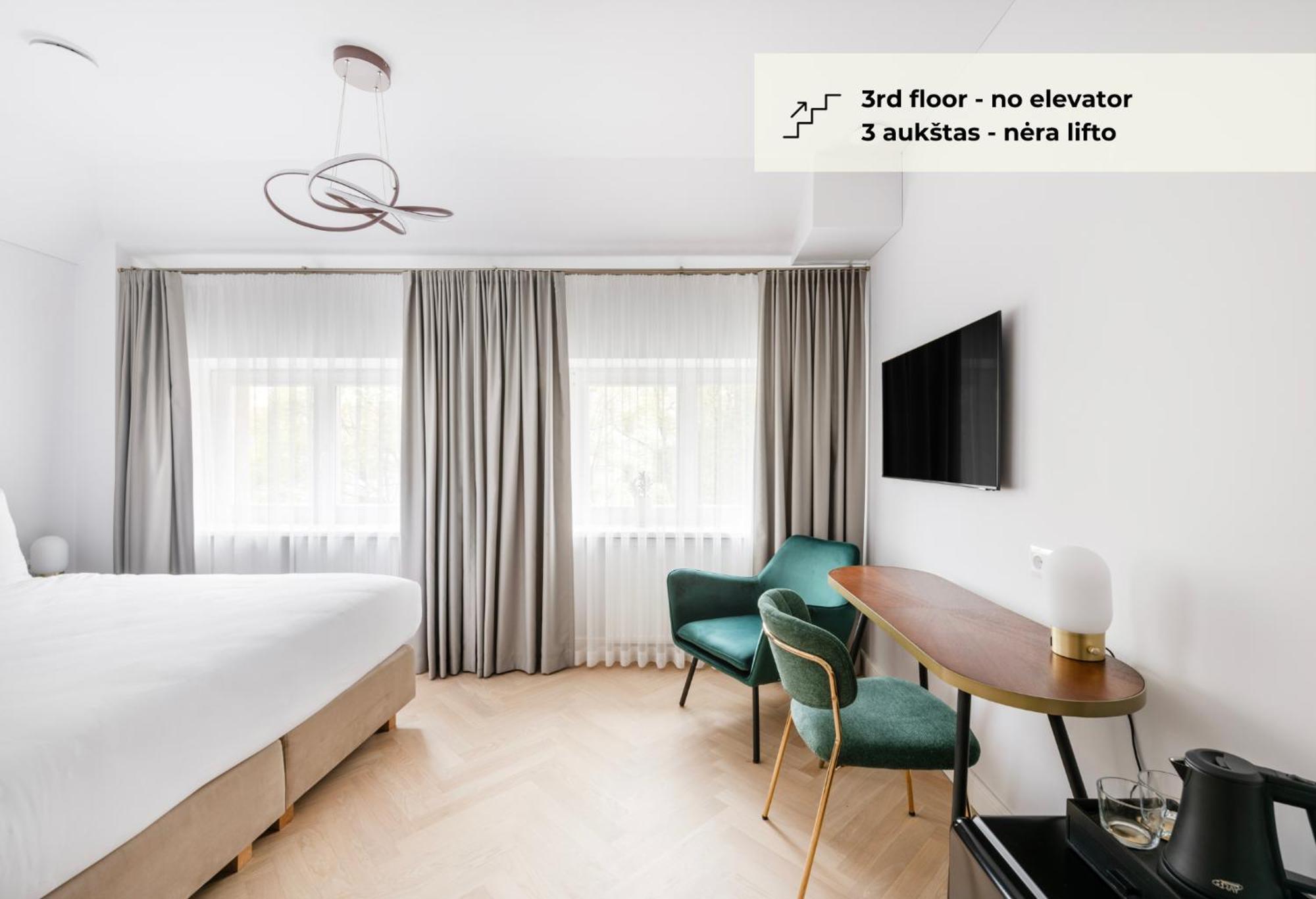 Grand Crown Aparthotel Вилнюс Екстериор снимка