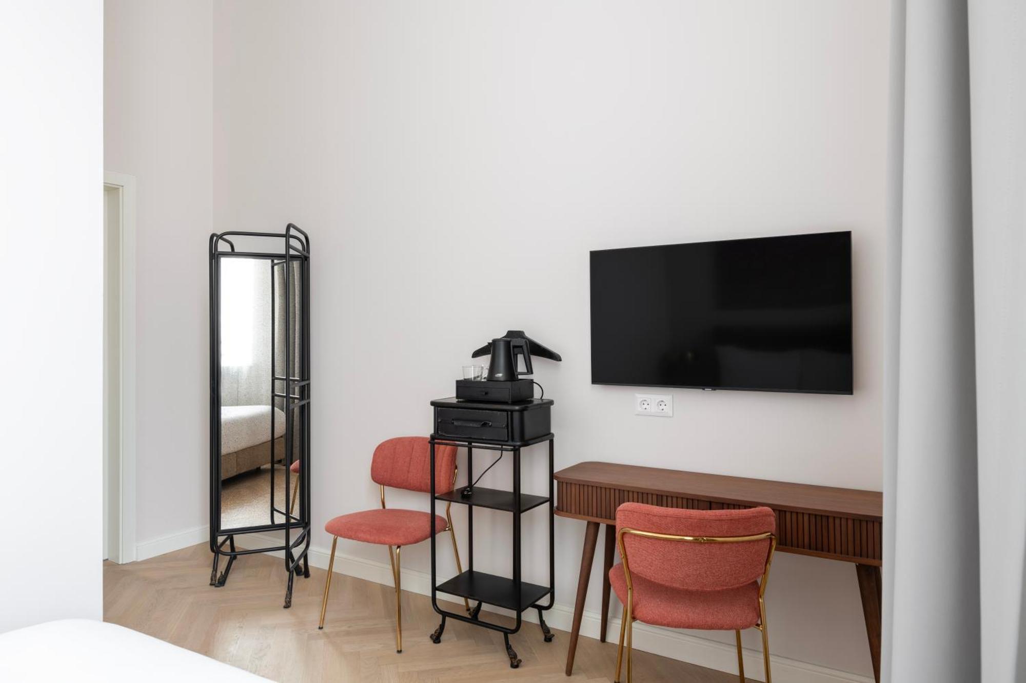 Grand Crown Aparthotel Вилнюс Екстериор снимка