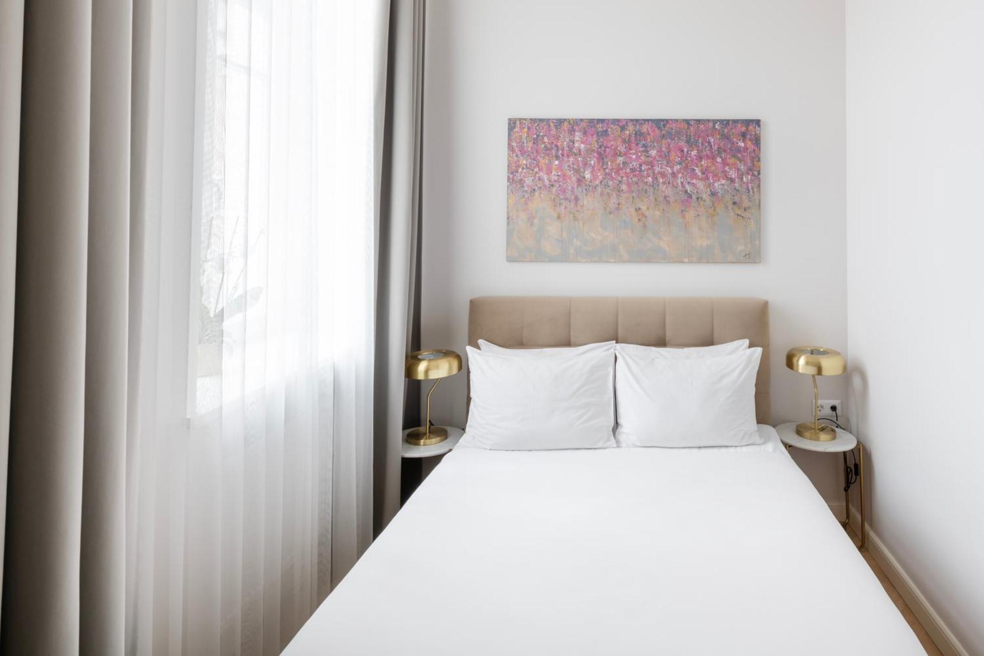 Grand Crown Aparthotel Вилнюс Екстериор снимка